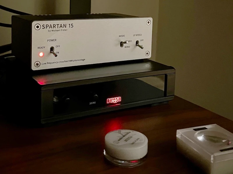 Spartan 15 phonostage on top of Rega